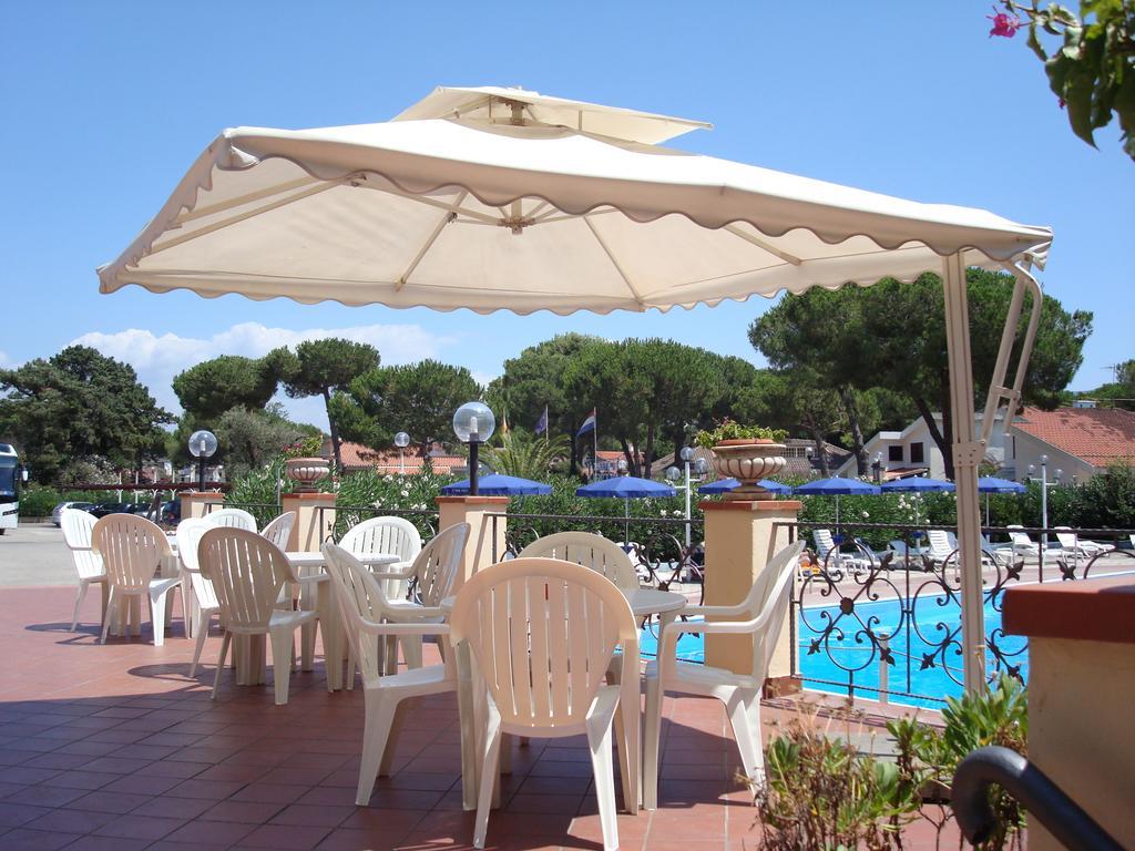 Park Hotel Baia Domizia Extérieur photo
